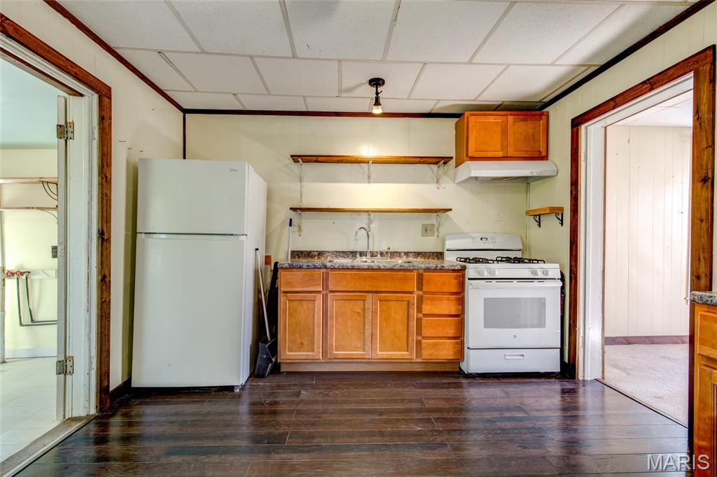 1008 Locust Carrollton, IL 62016 - Photo 13 of 31