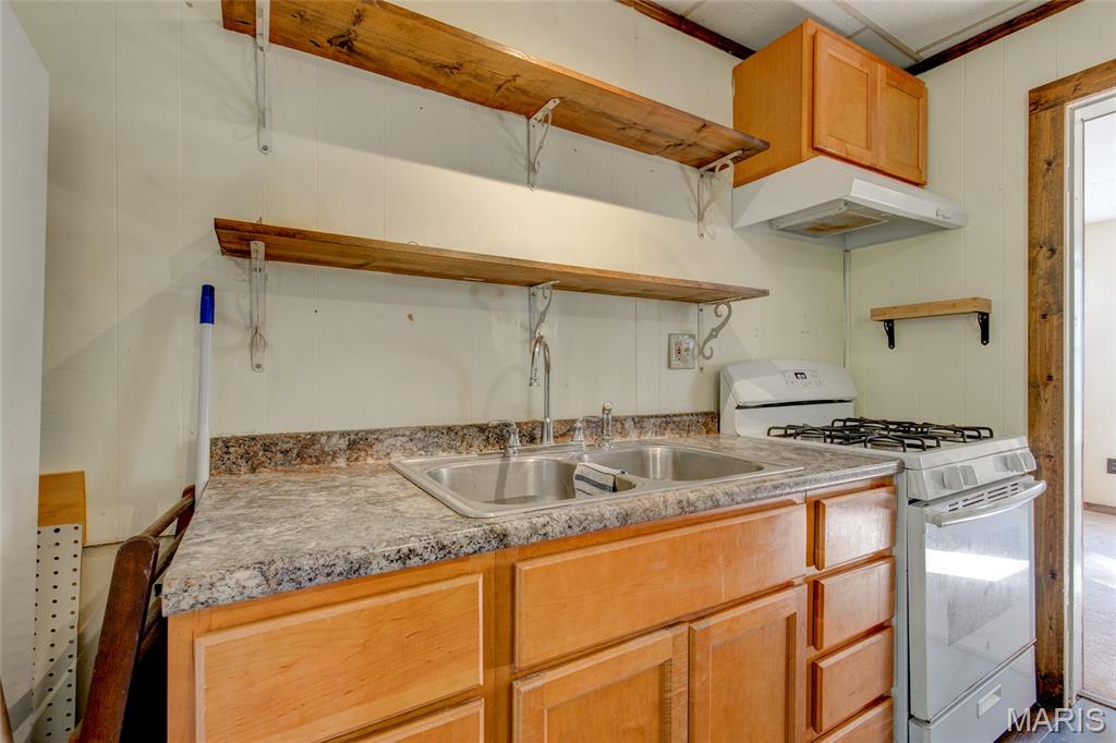 1008 Locust Carrollton, IL 62016 - Photo 15 of 31