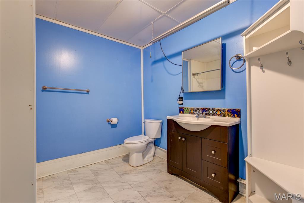 1008 Locust Carrollton, IL 62016 - Photo 17 of 31