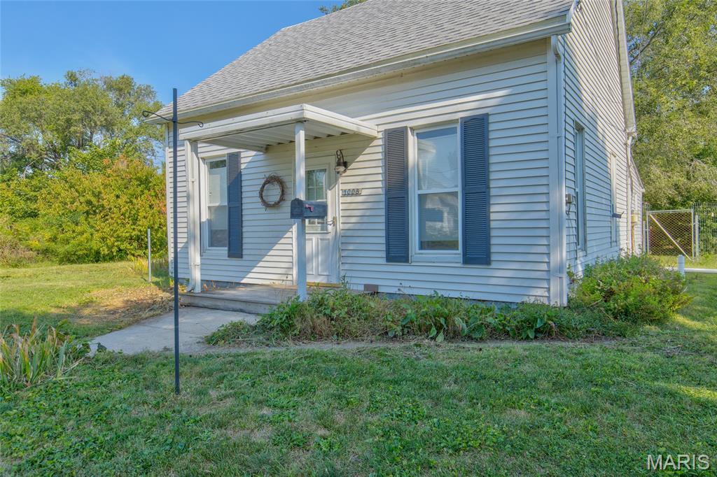 1008 Locust Carrollton, IL 62016 - Photo 5 of 31