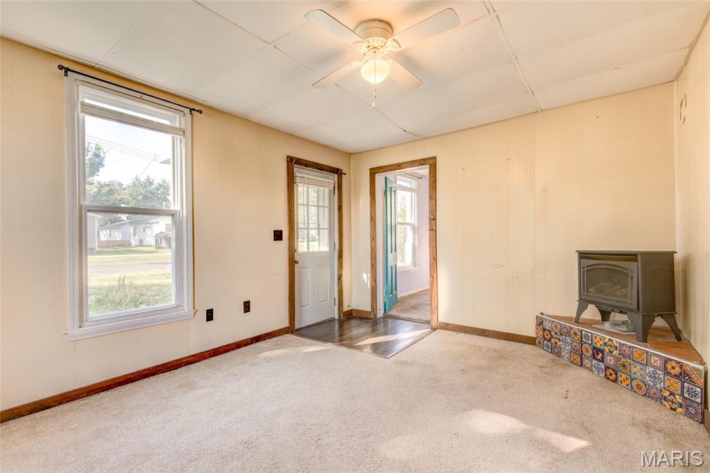 1008 Locust Carrollton, IL 62016 - Photo 9 of 31