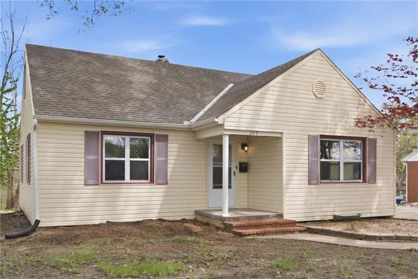 $230,000 | 307 East Orchard Street, Odessa, MO 64076