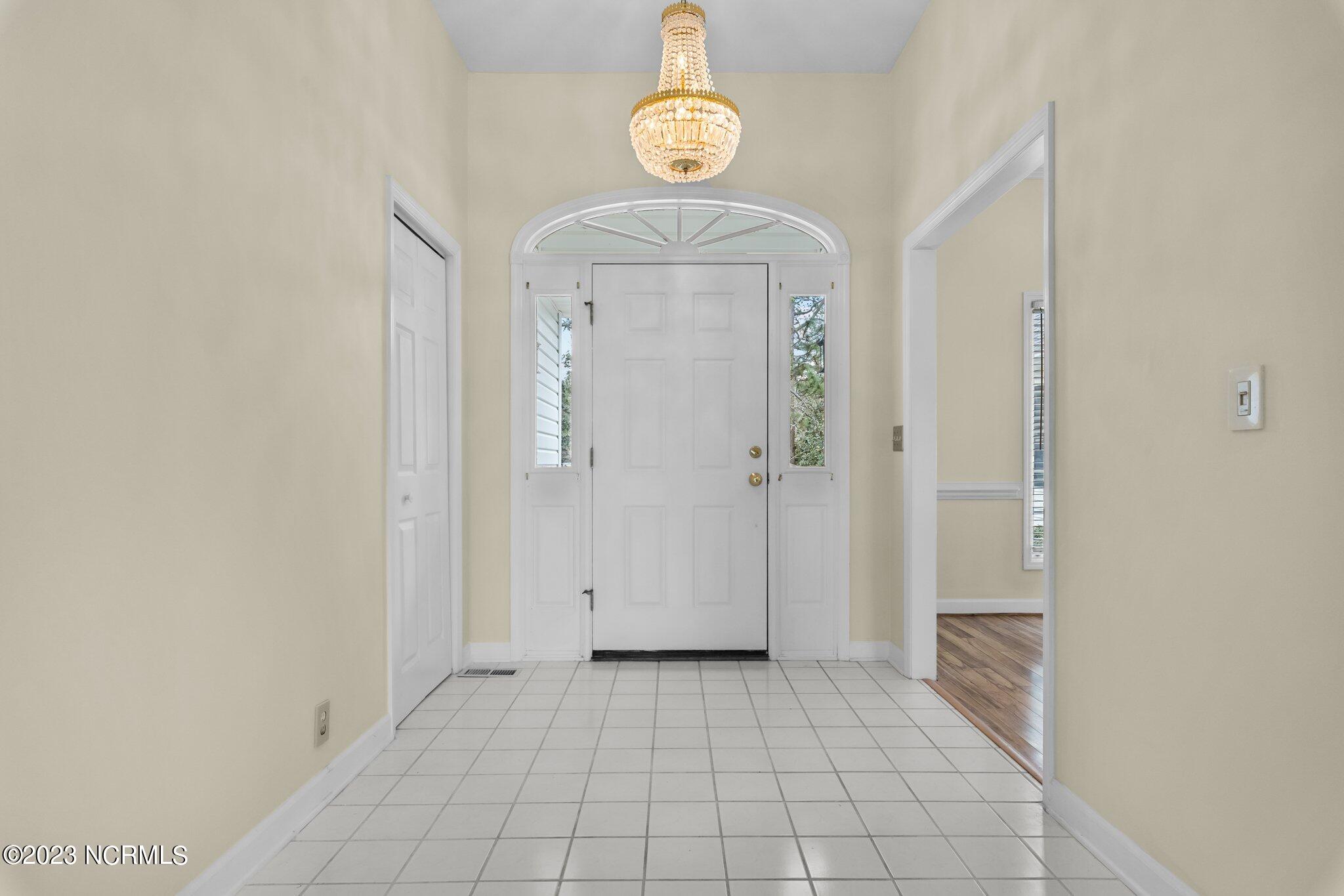 65 McQueen Road Pinehurst, NC 28374 - Photo 6 of 31 Foyer