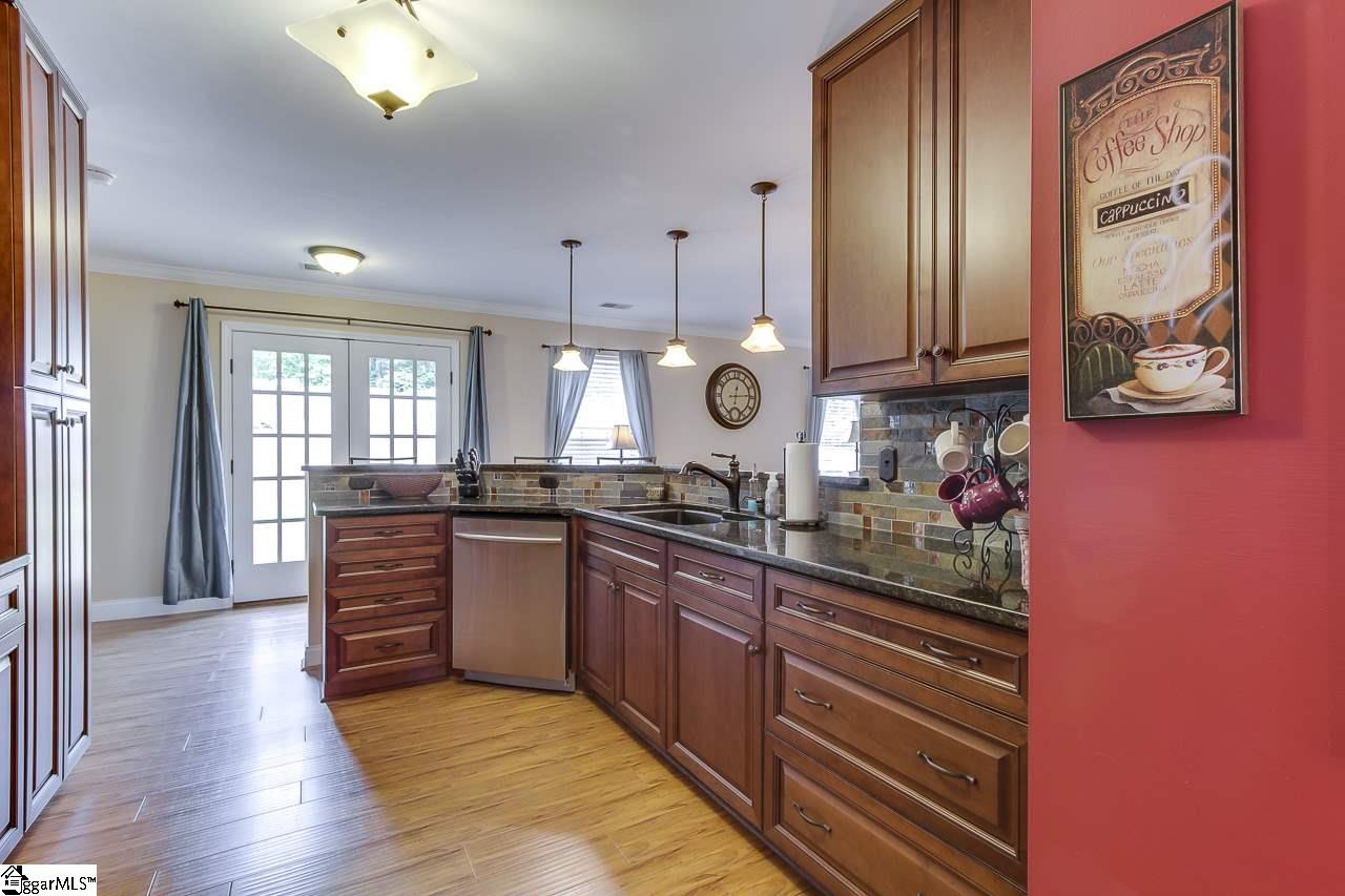 12 Hawkesbury Road Simpsonville, SC 29681 - Photo 18 of 36 Gallery Image 18