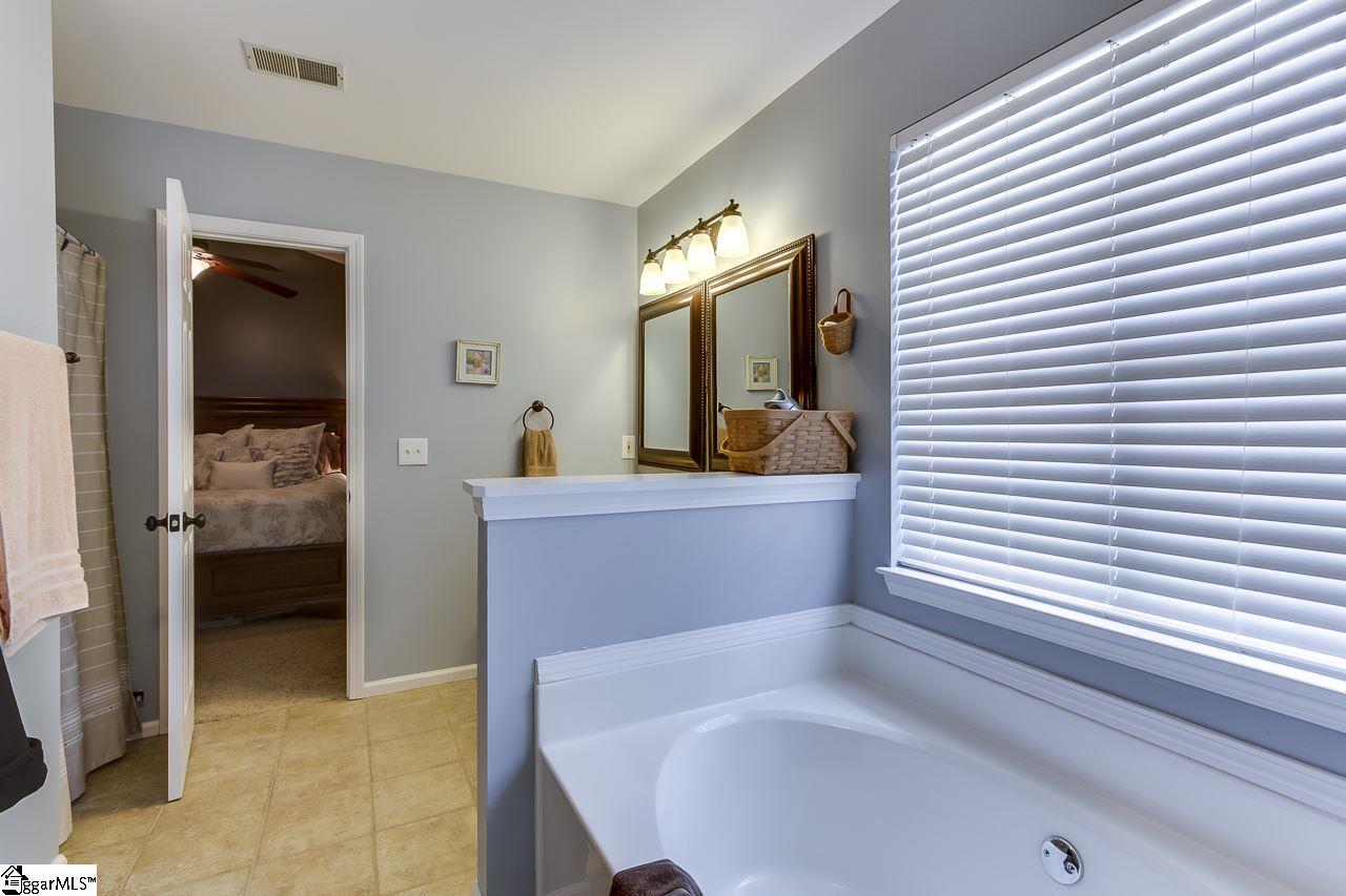 12 Hawkesbury Road Simpsonville, SC 29681 - Photo 31 of 36 Gallery Image 31