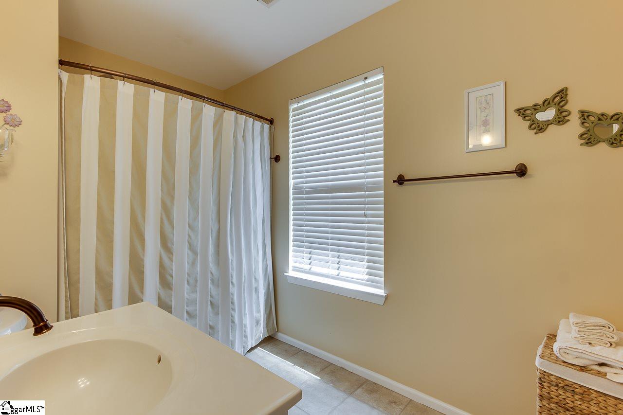 12 Hawkesbury Road Simpsonville, SC 29681 - Photo 35 of 36 Gallery Image 35
