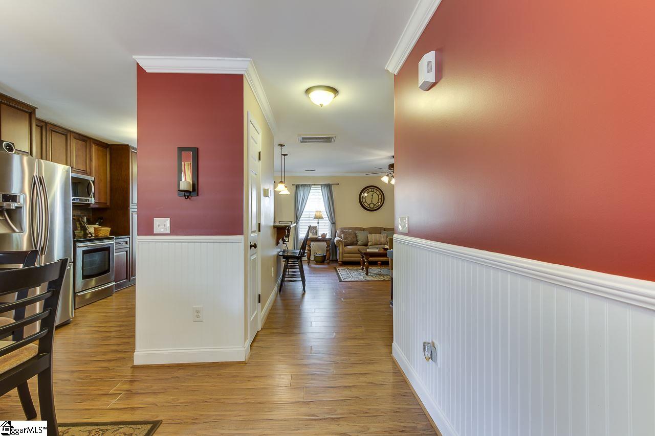 12 Hawkesbury Road Simpsonville, SC 29681 - Photo 7 of 36 Gallery Image 7