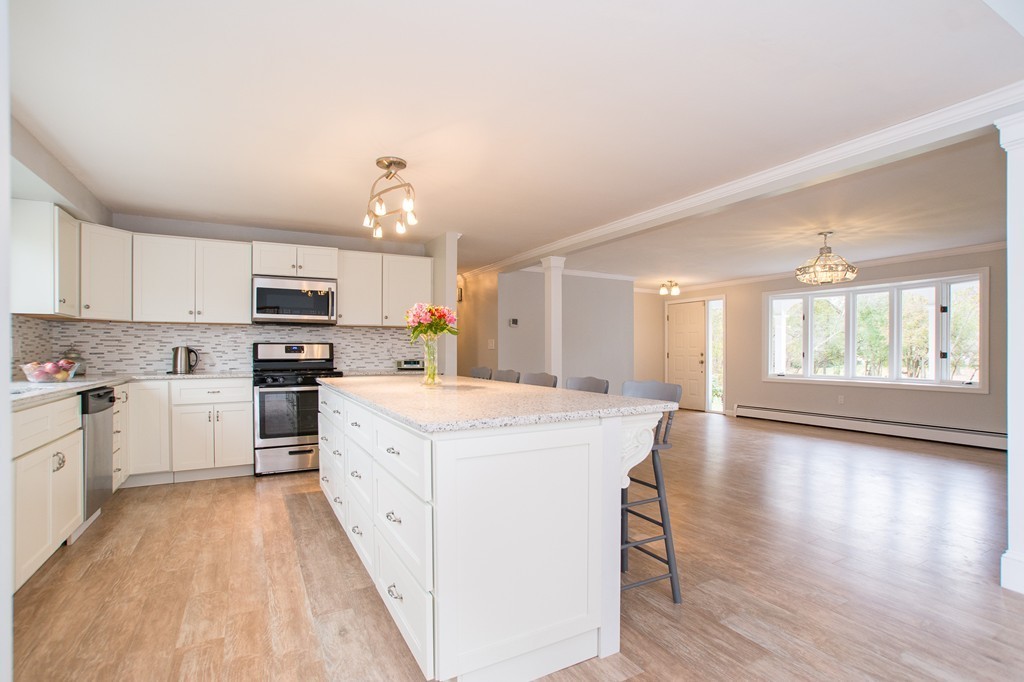 117 Bailey Road Andover, MA 01810 - Photo 4 of 27