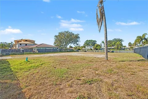 $3,989,000 | 2019 Illinois Avenue Northeast, St. Petersburg, FL 33703