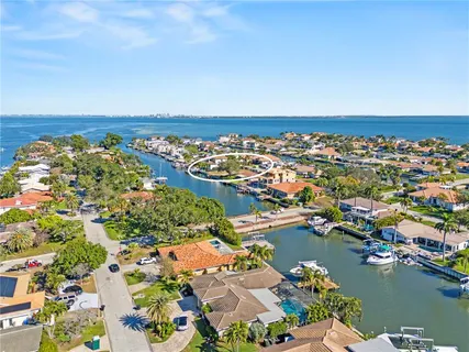 $3,989,000 | 2019 Illinois Avenue Northeast, St. Petersburg, FL 33703