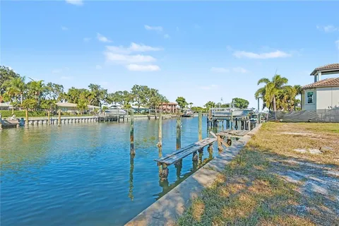 $3,989,000 | 2019 Illinois Avenue Northeast, St. Petersburg, FL 33703