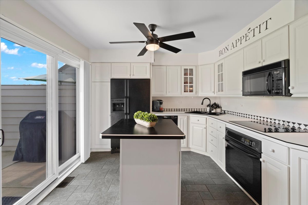 776 Chandler Road, Unit 168 Gurnee, IL 60031 - Photo 8 of 25