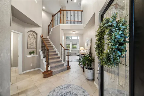 a view of entryway and hall
