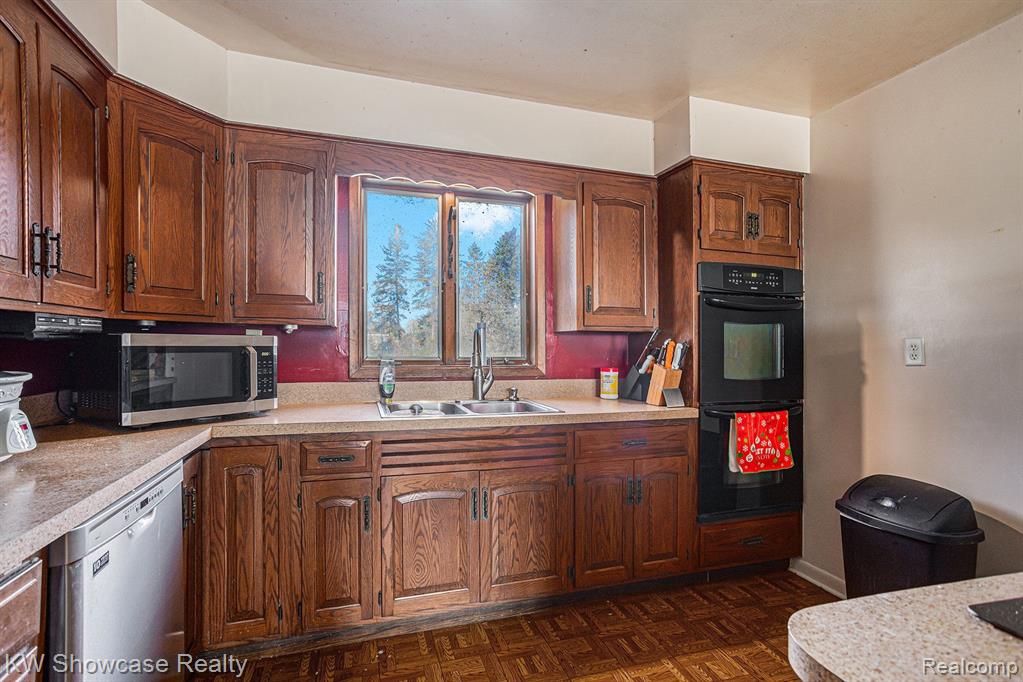 491 East Parish Road Kawkawlin, MI 48631 - Photo 7 of 32