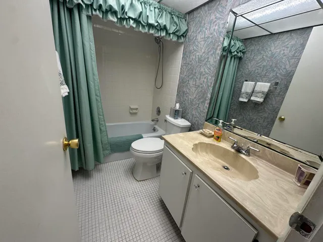 $3,250 | 145 South Ocean Avenue, Unit 214, Palm Beach Shores, FL 33404