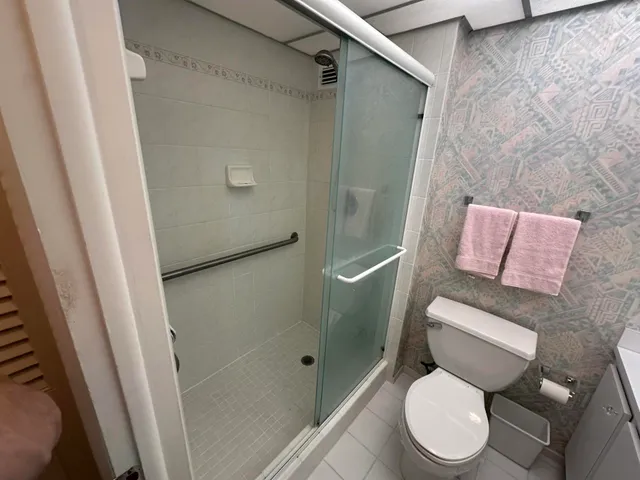 $3,250 | 145 South Ocean Avenue, Unit 214, Palm Beach Shores, FL 33404