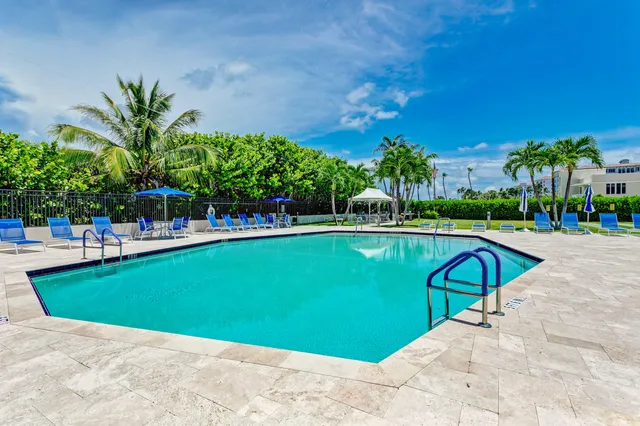 $3,250 | 145 South Ocean Avenue, Unit 214, Palm Beach Shores, FL 33404