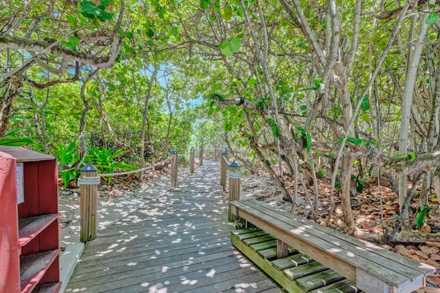 $3,250 | 145 South Ocean Avenue, Unit 214, Palm Beach Shores, FL 33404