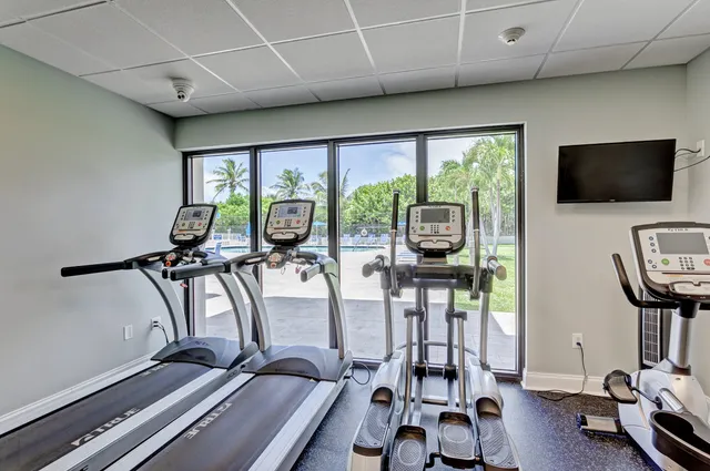 $3,250 | 145 South Ocean Avenue, Unit 214, Palm Beach Shores, FL 33404