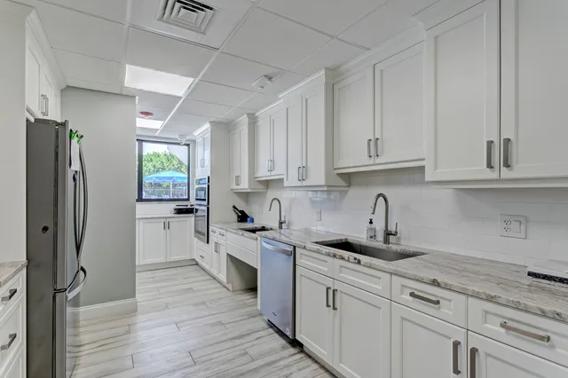 $3,250 | 145 South Ocean Avenue, Unit 214, Palm Beach Shores, FL 33404