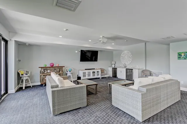 $3,250 | 145 South Ocean Avenue, Unit 214, Palm Beach Shores, FL 33404