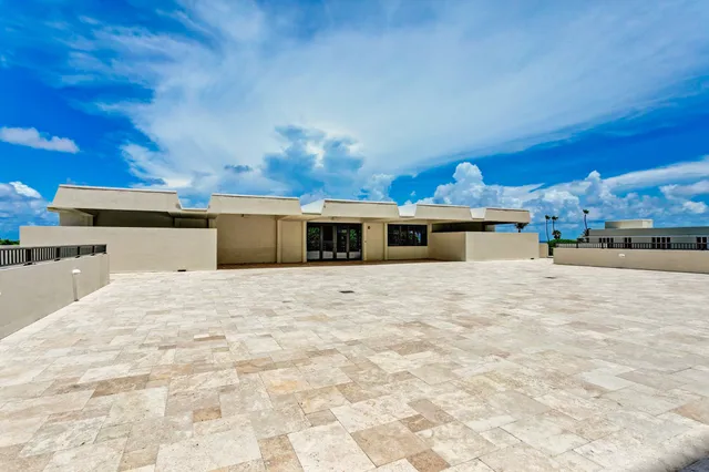 $3,250 | 145 South Ocean Avenue, Unit 214, Palm Beach Shores, FL 33404