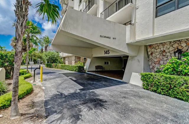 $3,250 | 145 South Ocean Avenue, Unit 214, Palm Beach Shores, FL 33404