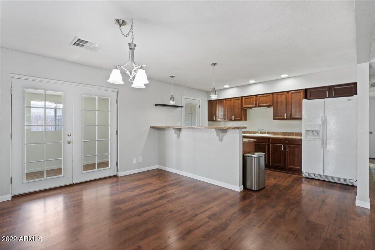 315 North Dobson Road Mesa, AZ 85201 - Photo 5 of 33 05-005