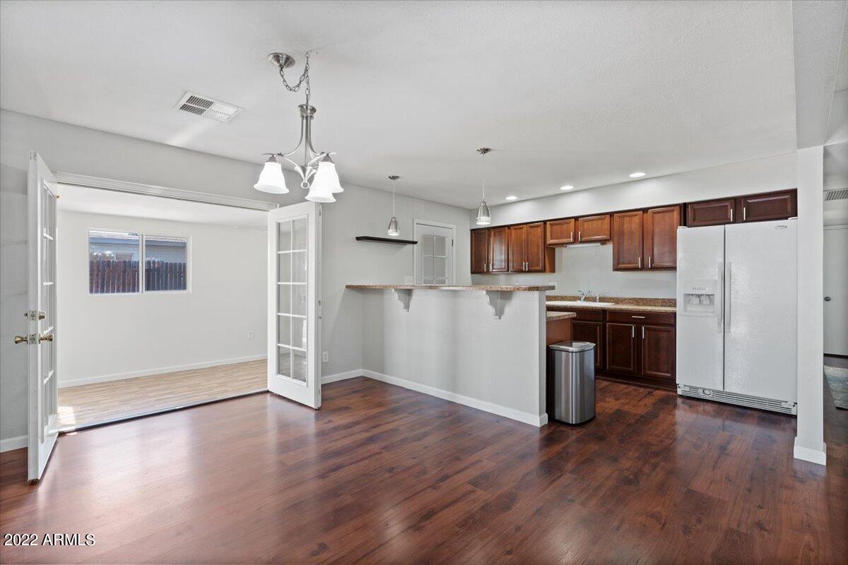 315 North Dobson Road Mesa, AZ 85201 - Photo 6 of 33 06-006