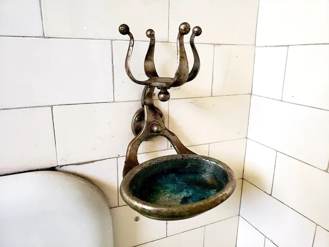 a close view of light fixtures and a dryer
