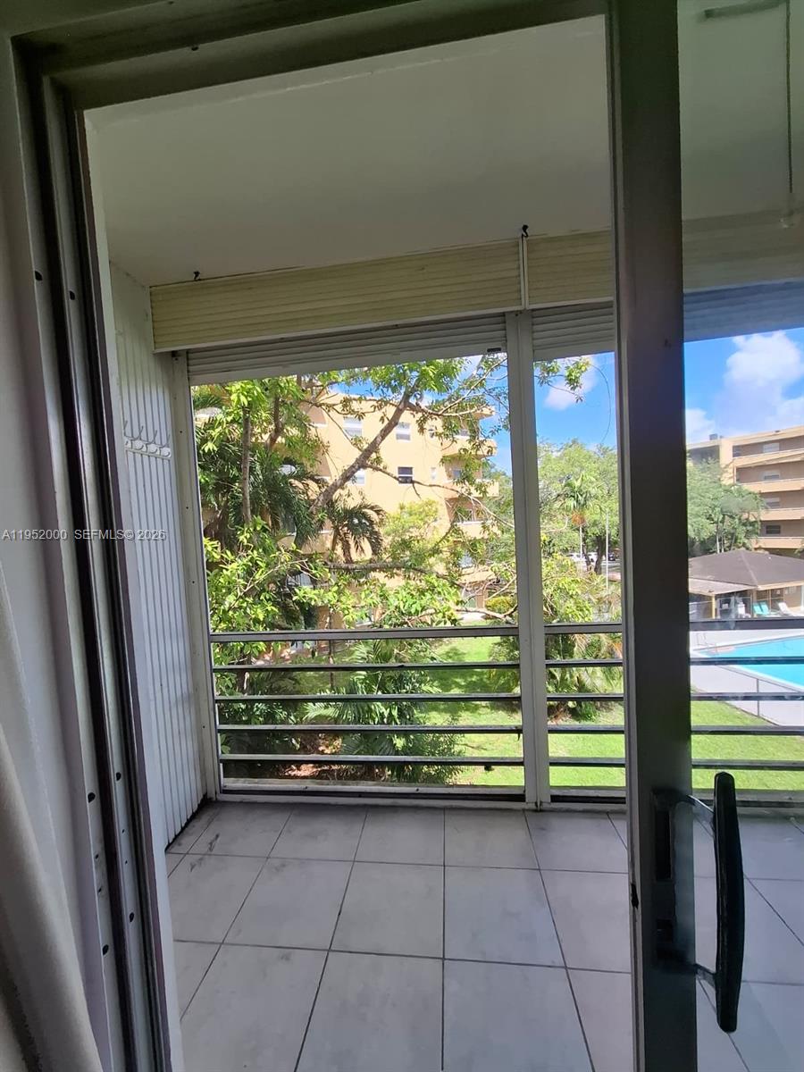 4111 Stirling Road, Unit 308 Fort Lauderdale, FL 33314 - Photo 31 of 36