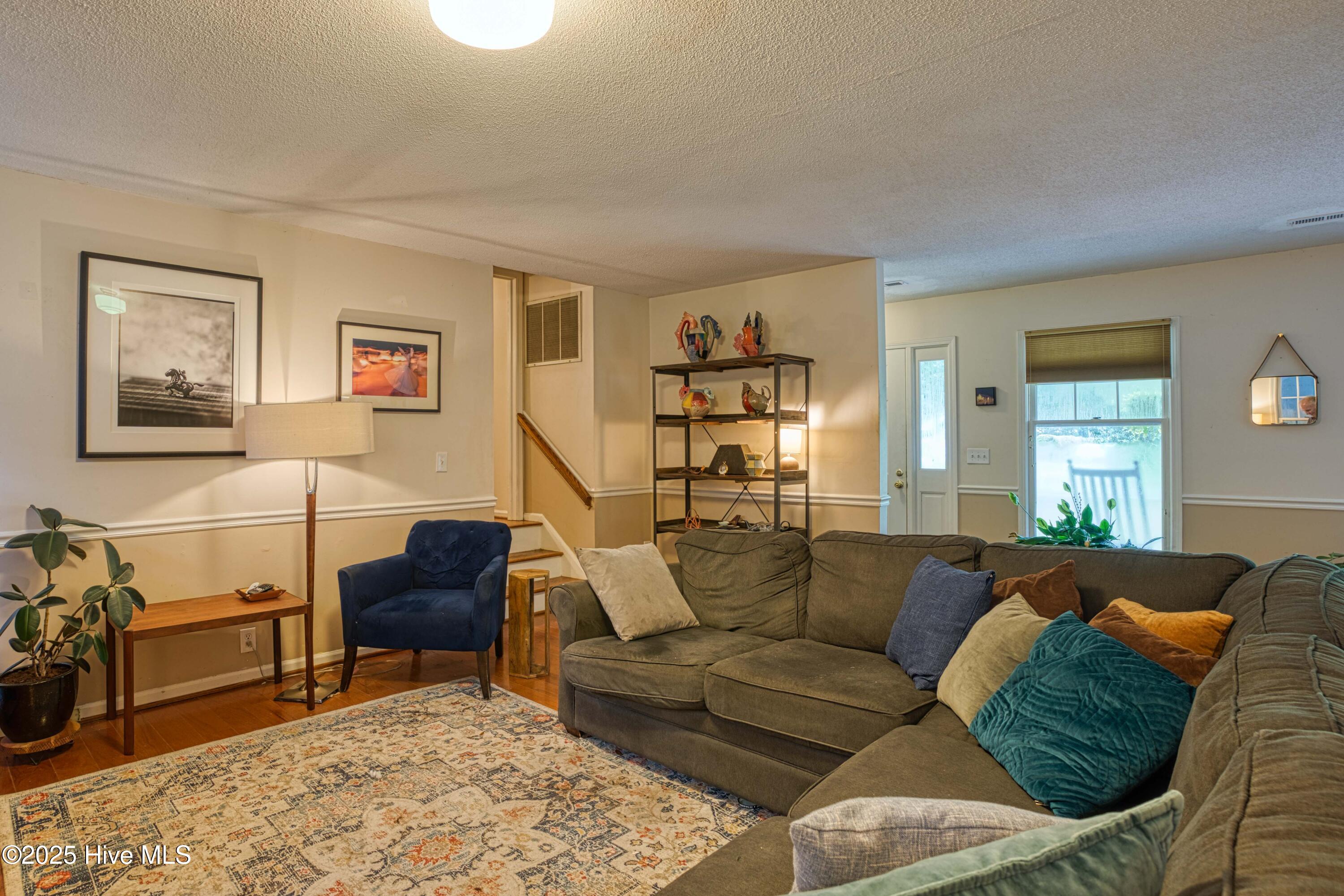 5463 Eastwind Road Wilmington, NC 28403 - Photo 6 of 28 5436 Eastwinf-27