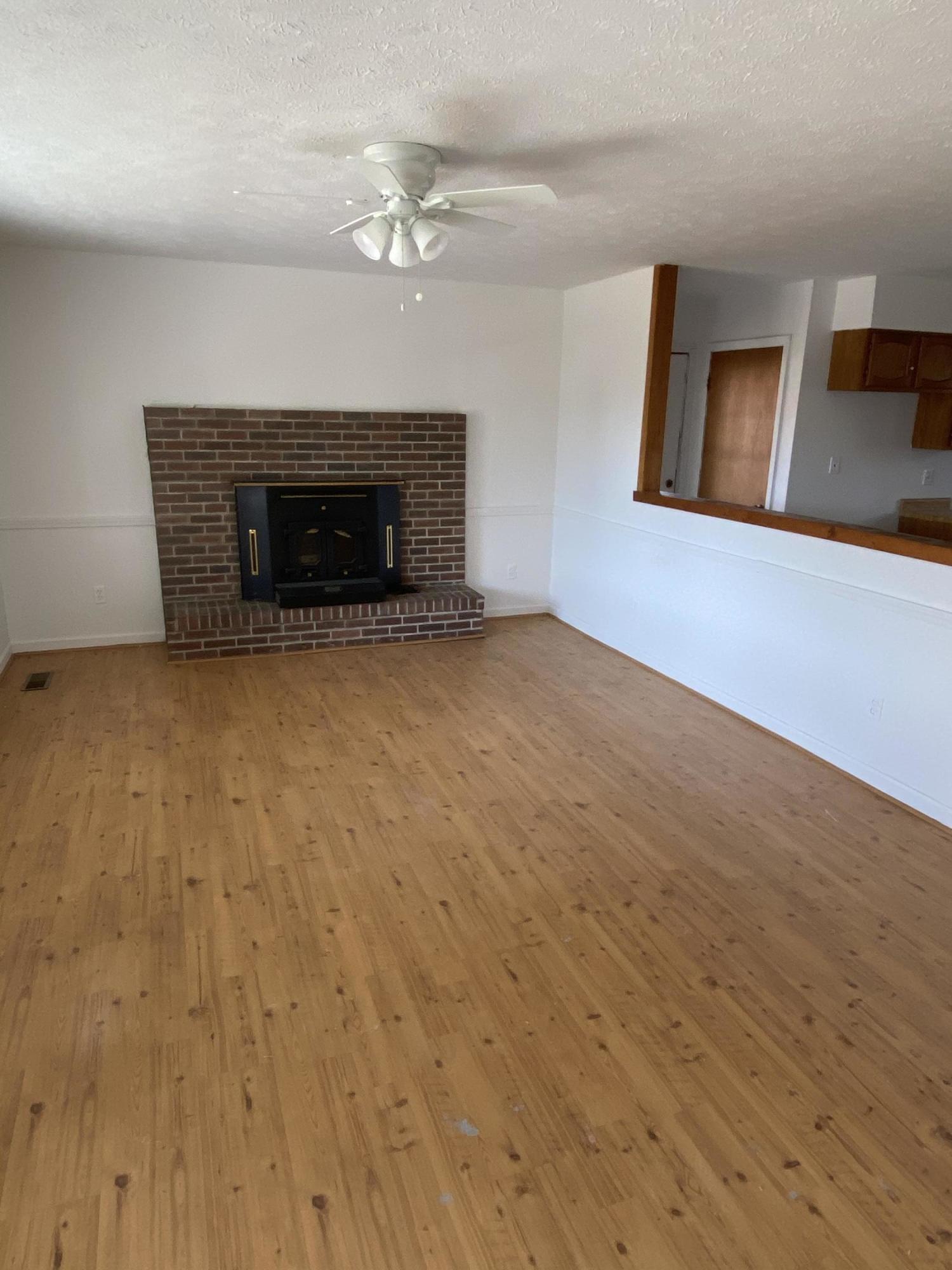 139 Money Road Caryville, TN 37714 - Photo 4 of 15 388B2A11-FAFB-47B2-90B3-957F9DBA4876