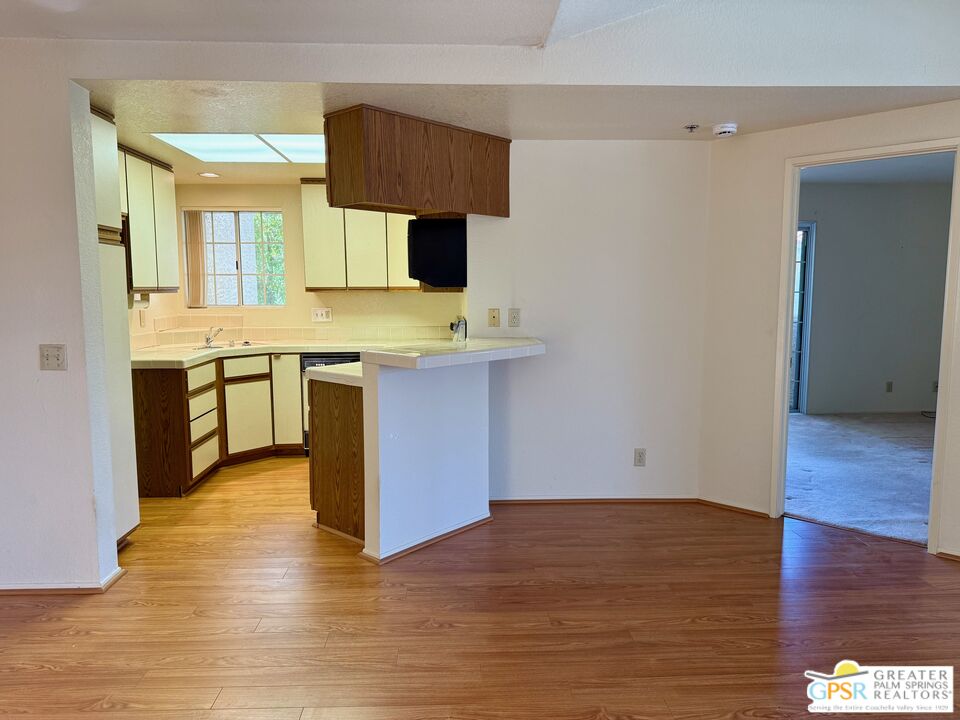 2700 Lawrence Crossley Road, Unit 96 Palm Springs, CA 92264 - Photo 5 of 34