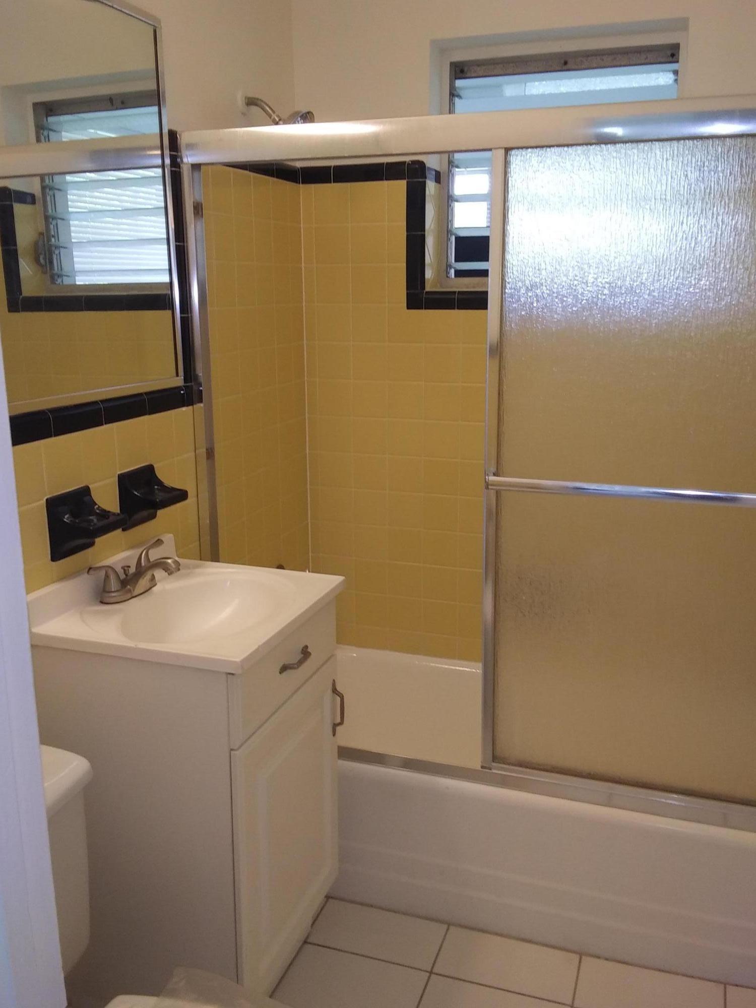 192 West 35th Street Riviera Beach, FL 33404 - Photo 40 of 41 0529201507a