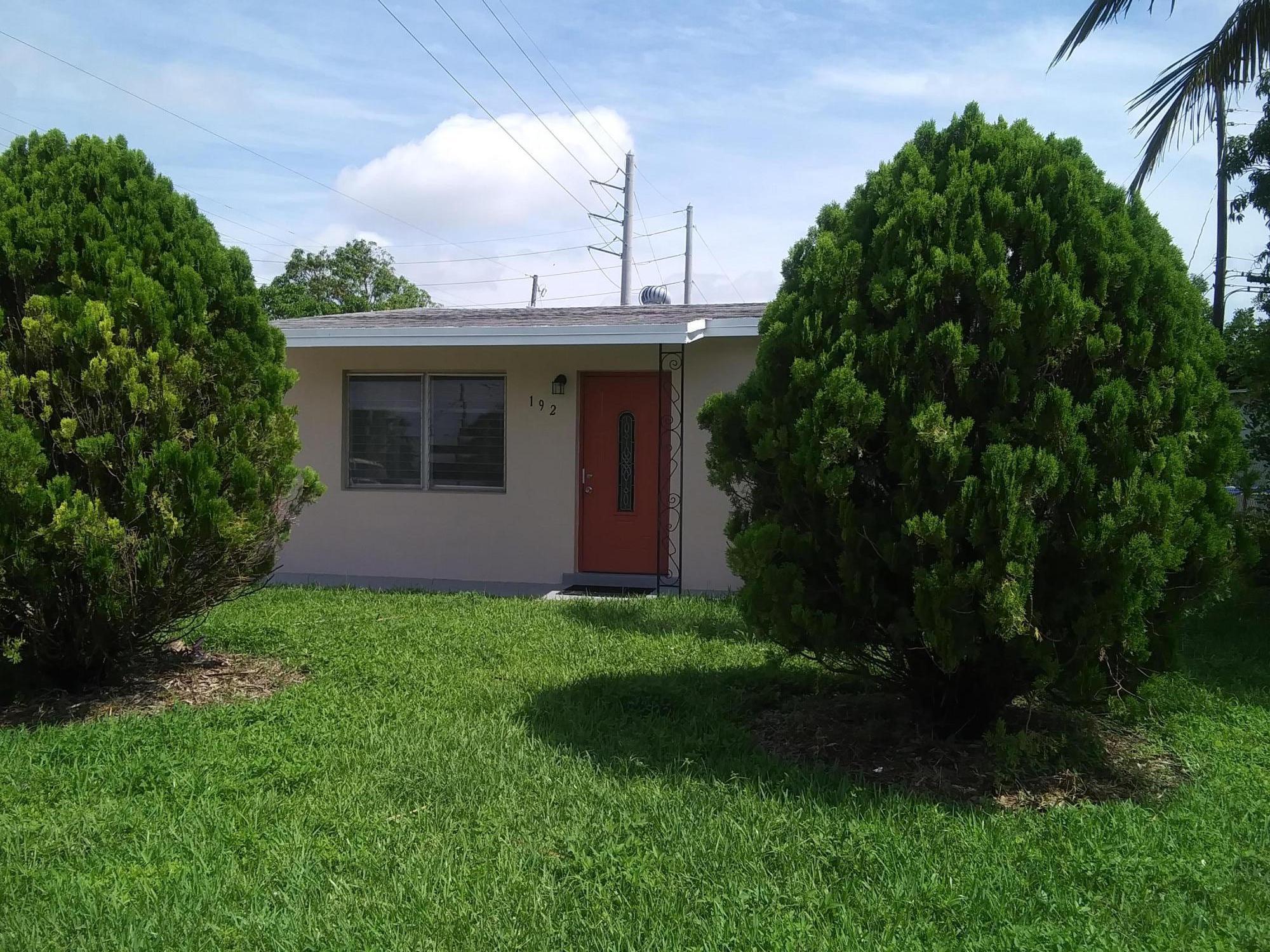 192 West 35th Street Riviera Beach, FL 33404 - Photo 5 of 41 0526201104 (1)