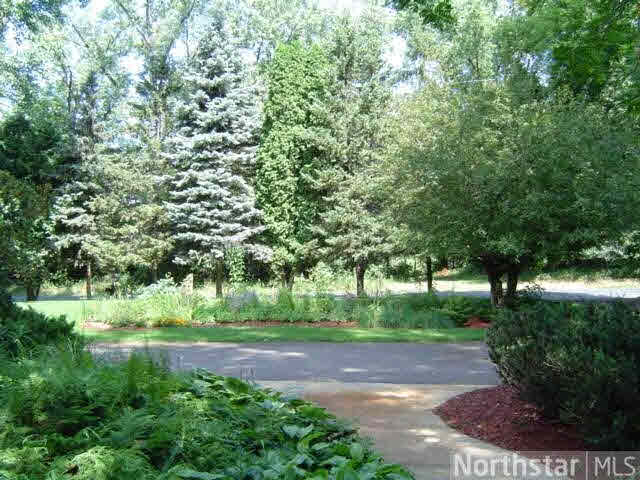 17 Peninsula Road Dellwood, MN 55110 - Photo 10 of 10 Gallery Image 10