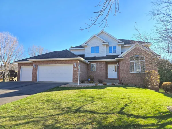 $500,000 | 2010 25th Street South, St. Cloud, MN 56301