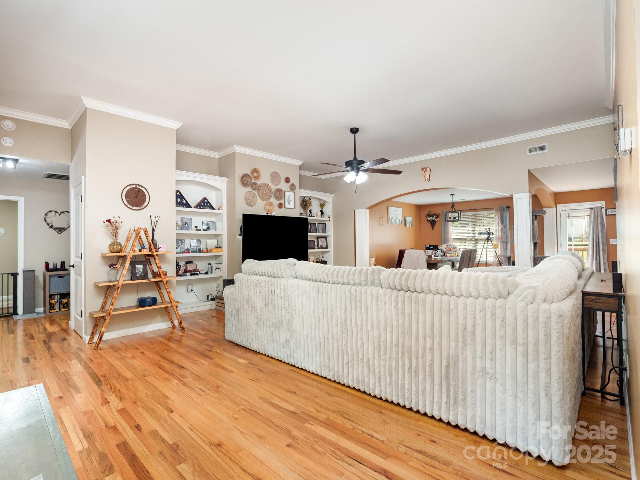 190 Glendower Lane Chesnee, SC 29323 - Photo 9 of 29 a living room with furniture and a flat screen tv