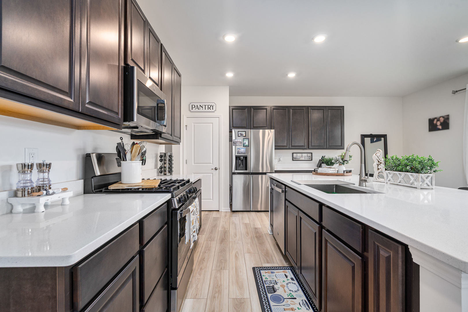 522 Coach Road Yorkville, IL 60560 - Photo 7 of 44