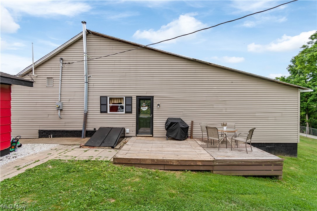 61121 Meek Road Shadyside, OH 43947 - Photo 2 of 31