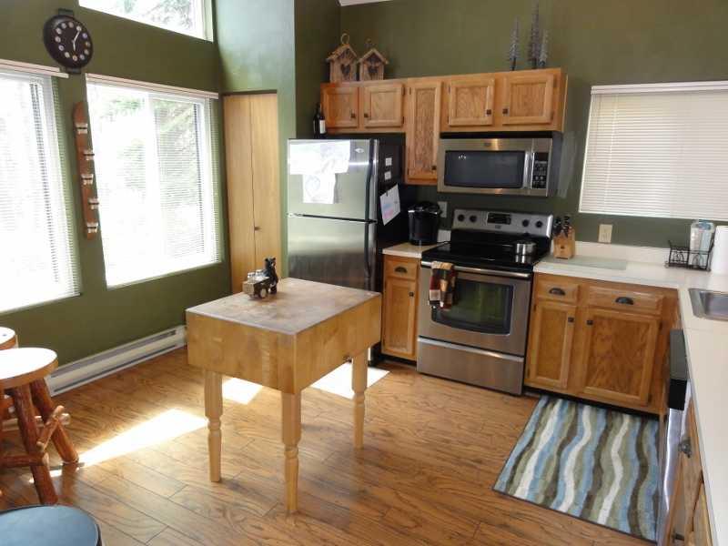 1928 South Ridge Way Hidden Valley, PA 15502 - Photo 5 of 20 Kitchen.