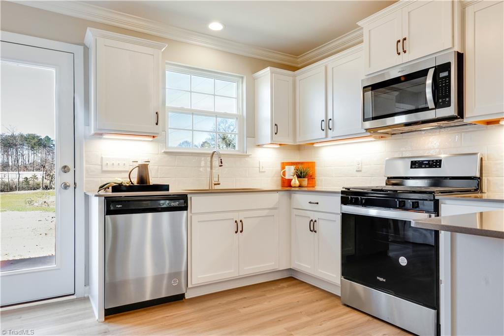 3901 Straw Hat Road Greensboro, NC 27410 - Photo 7 of 26 Similar to Kitchen