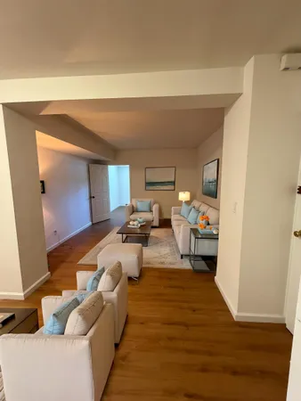 $2,300 | 70 West 32nd Street, Unit B1, Bayonne, NJ 07002
