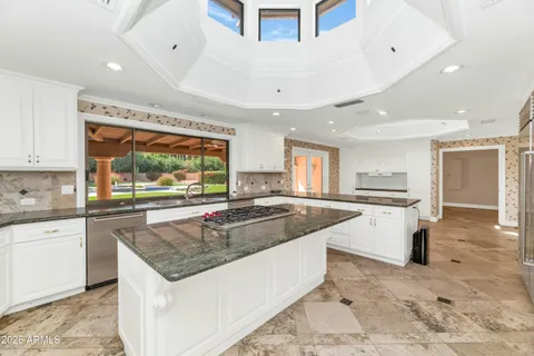 $5,495,000 | 6301 East Huntress Drive, Paradise Valley, AZ 85253