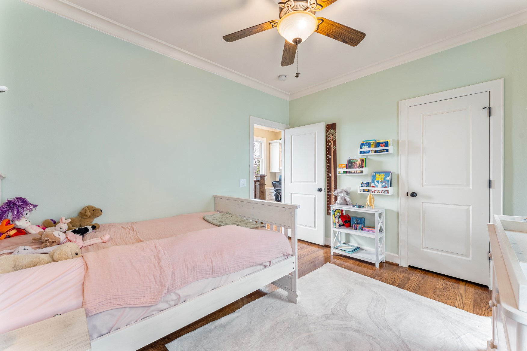 836 East 24th Street Houston, TX 77009 - Photo 24 of 40 Guest bedroom