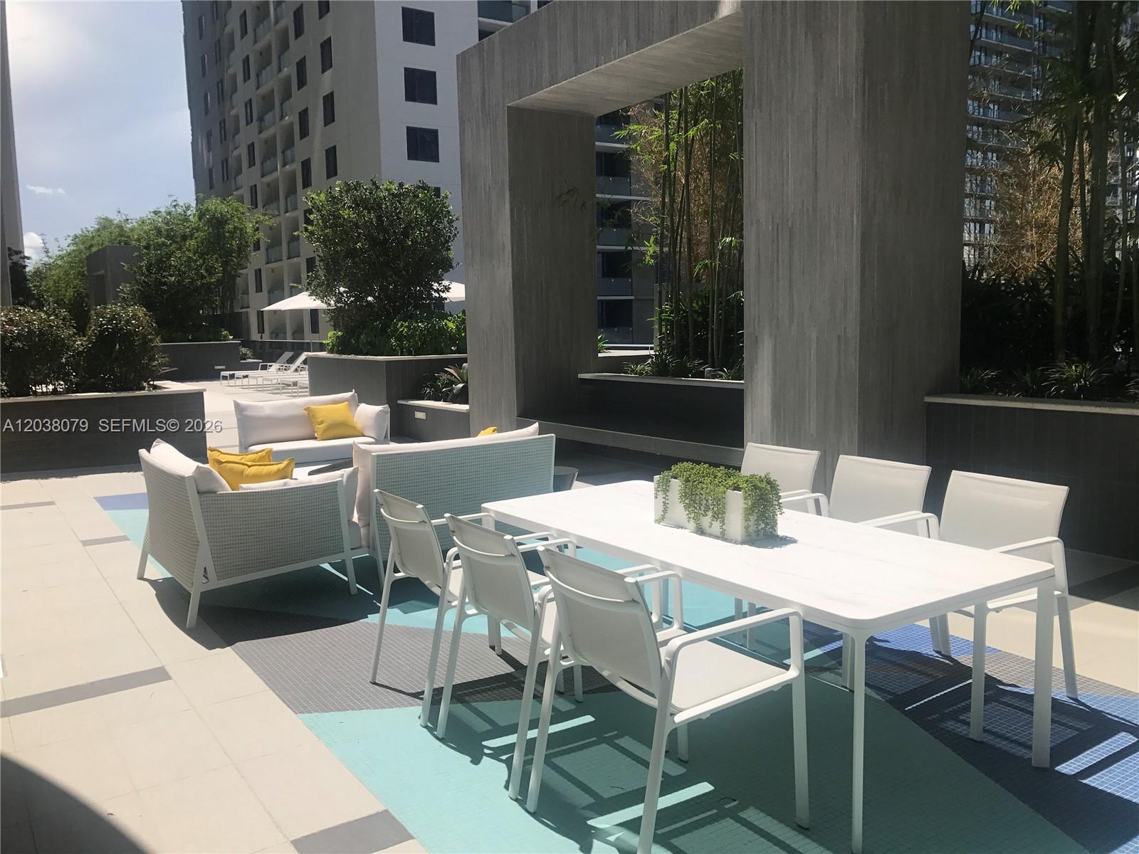 55 Southwest 9th Street, Unit 1607 Miami, FL 33130 - Photo 2 of 11