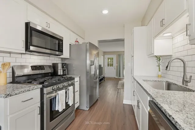 $240,000 | 3098 Lynnwood Court, Streamwood, IL 60107