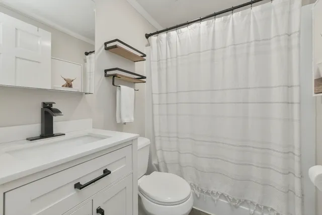 $549,000 | 158 F Street, Unit 2, Boston, MA 02127