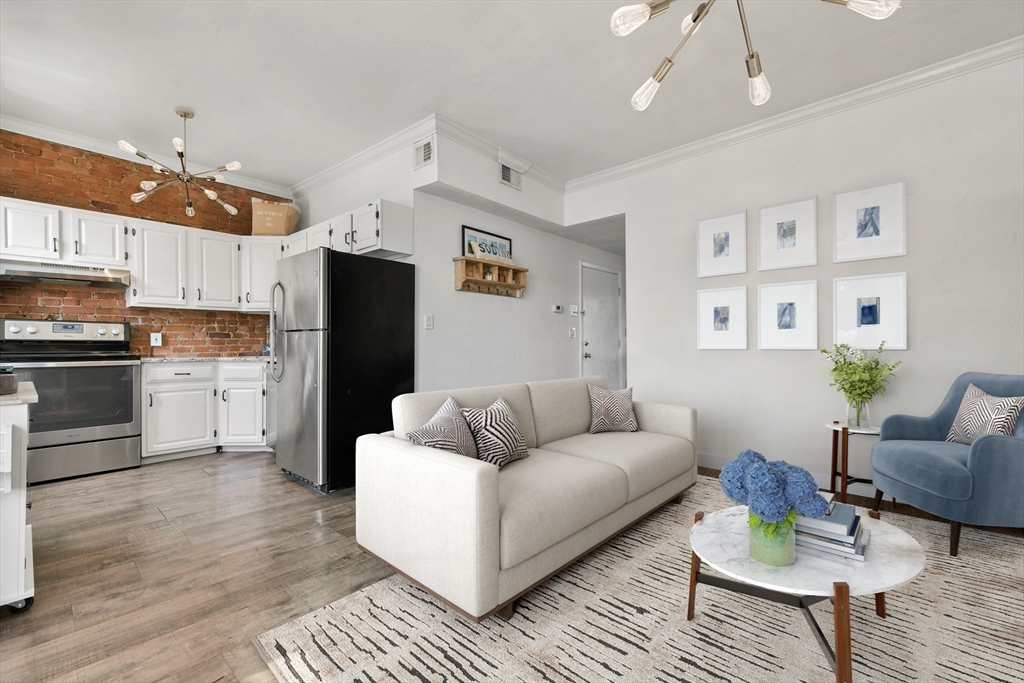 158 F Street, Unit 2 Boston, MA 02127 - Photo 4 of 14